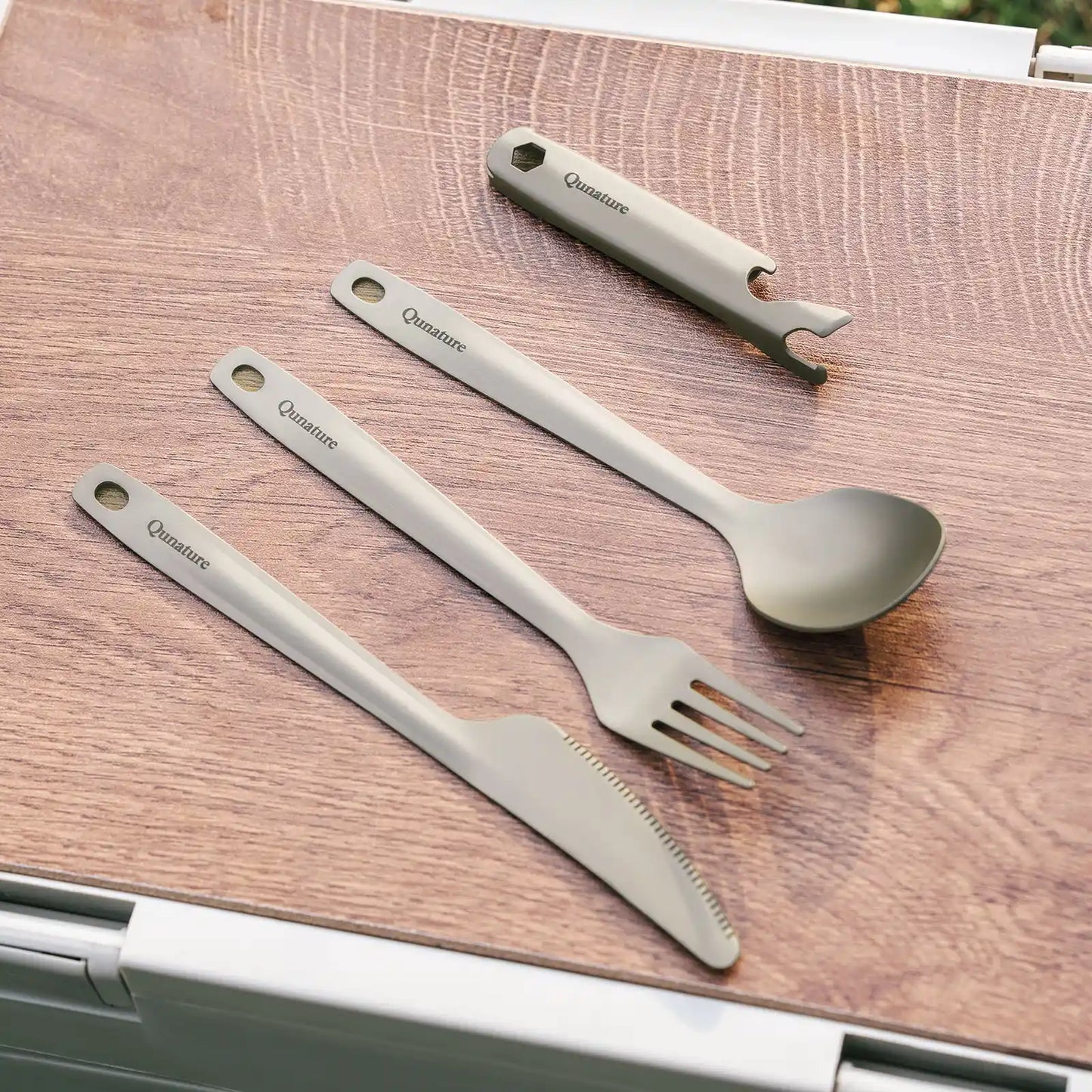 Lightweight Titanium 4-Piece Tableware Set