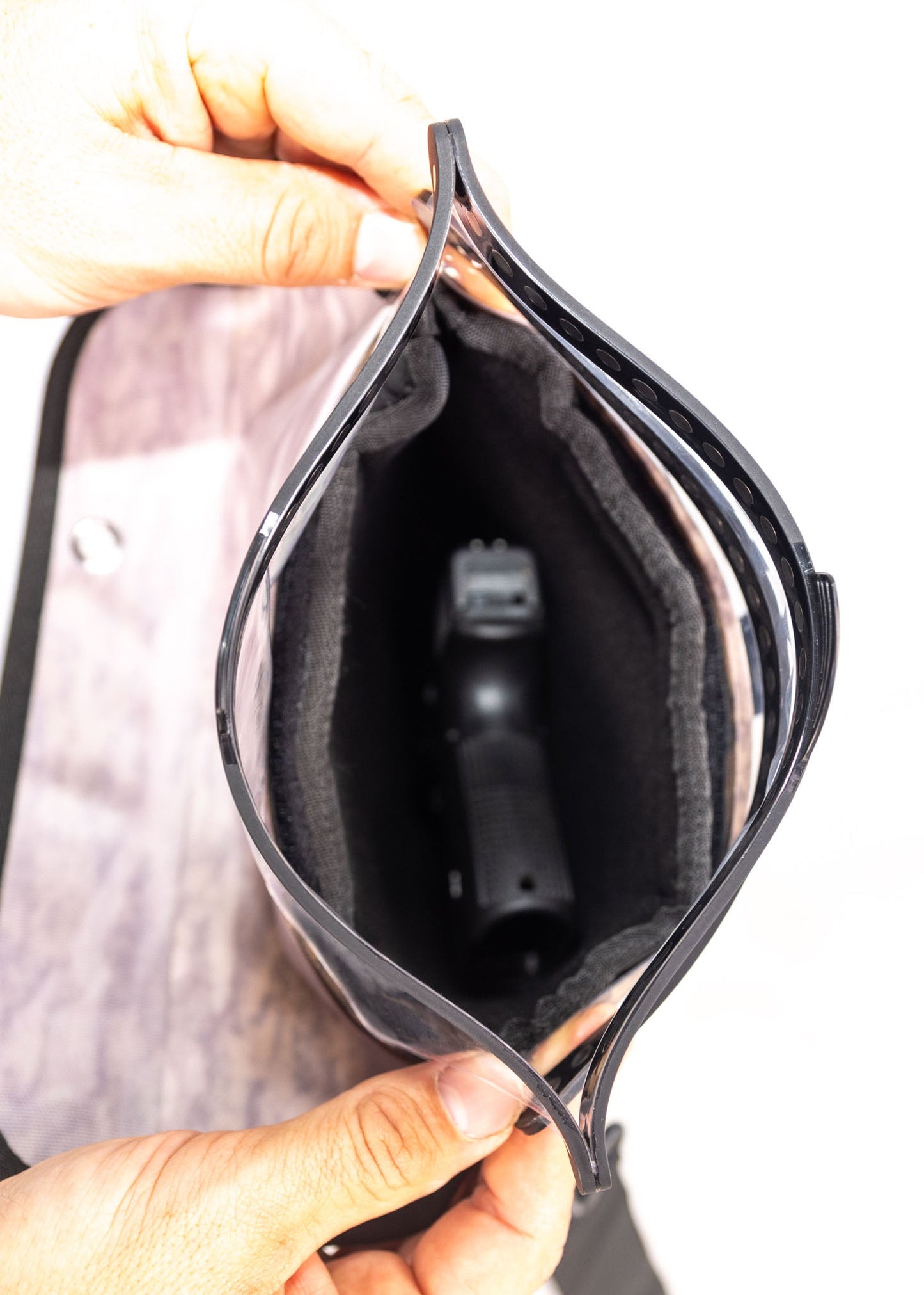 Mossy Oak - Auto-Sealing, Waterproof, Floating, Scent Proof Universal Pistol / Utility Dry Bag