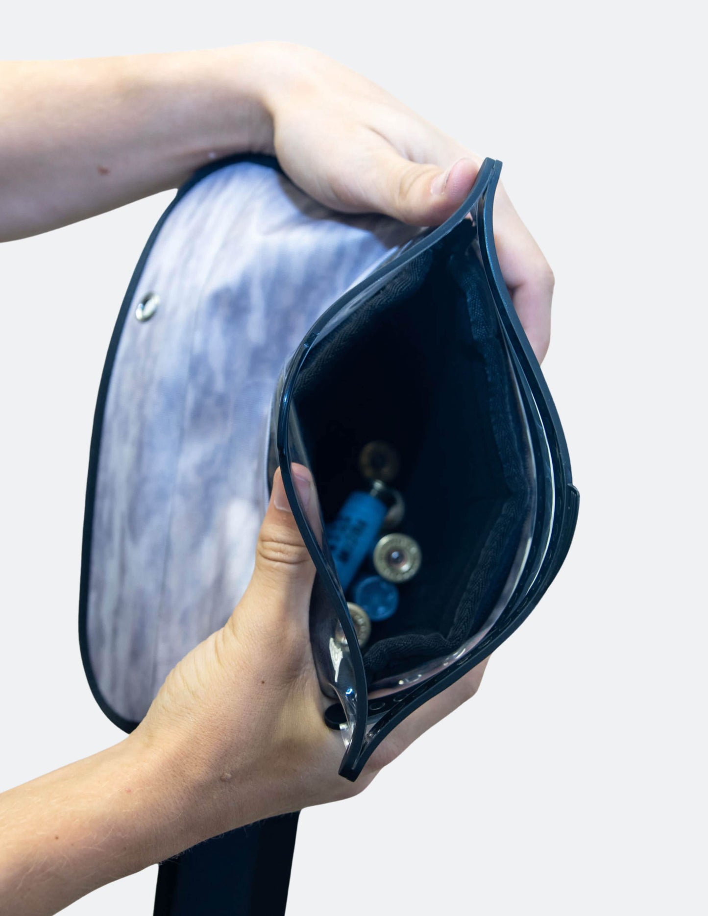 Mossy Oak - Auto-Sealing, Waterproof, Floating, Scent Proof Universal Pistol / Utility Dry Bag