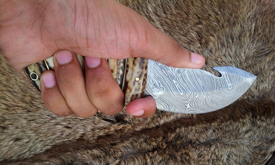 Deer Guthook Knife - Custom Damascus Steel Blade & Antler Horn Handle